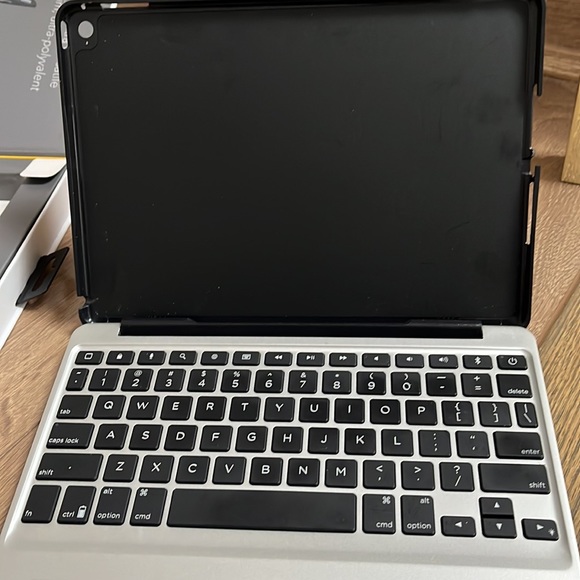 ZAGG slimbook wireless keyboard and case for iPad Air 2 - Picture 5 of 6